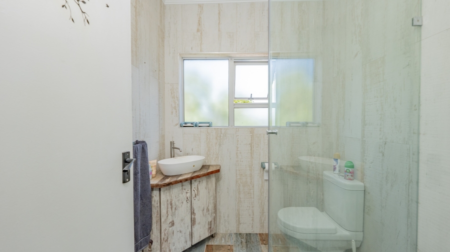 9 Bedroom Property for Sale in Struisbaai Western Cape